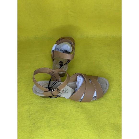 St. John's Bay Womens Nevin Wedge Sandals Tan Color Size 7 Med 1.5 Wedge Heel - Picture 3 of 16